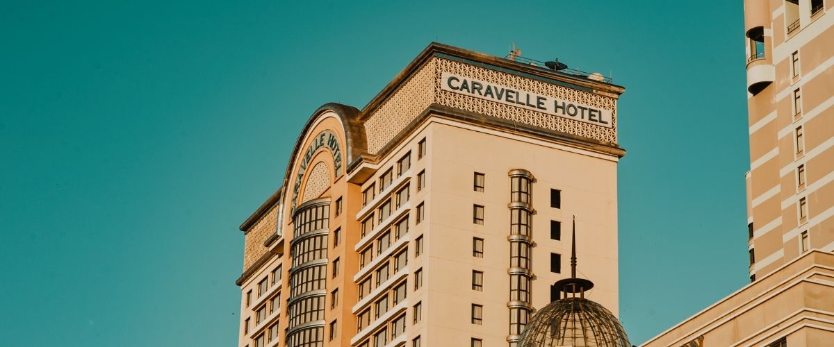 Tarihi Dokusuyla Büyüleyen Oteller: Geçmişe Yolculuk