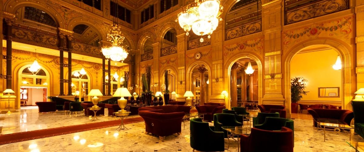 Balayı Otelleri Diğer Otellerden Farklı mı?